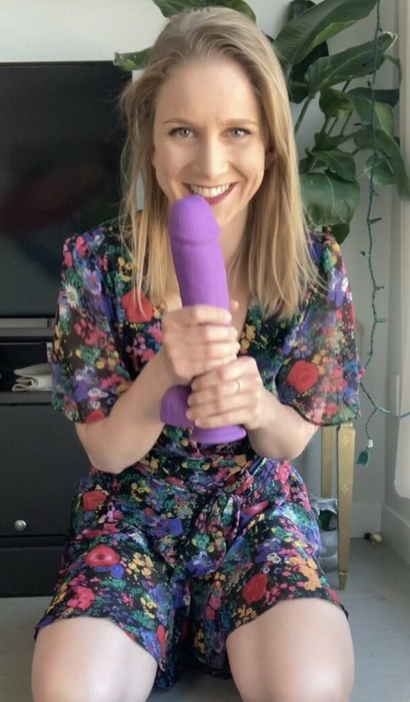 Demis Kitchen art pornstar pics