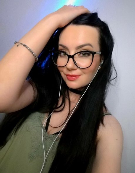 Kate Lullaby top pornstar pic