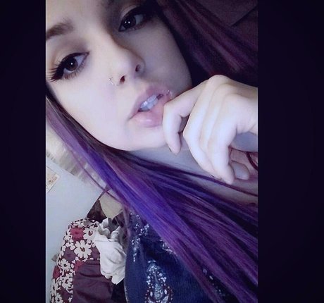 drearoseee beautiful model img