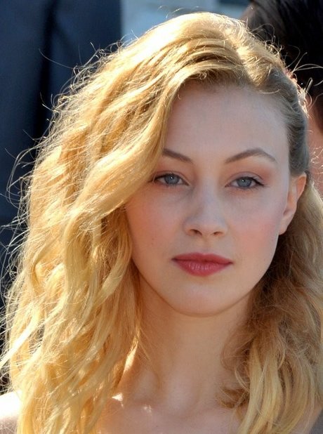 Sarah Gadon nice actress img