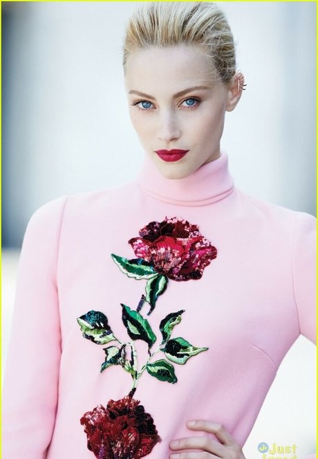 Sarah Gadon free star pics