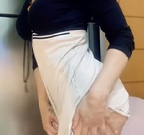 Helen Japa model hot photo