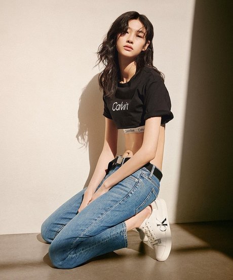 Jung Ho yeon sexy model image