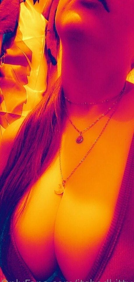 Itsbadkittyof pornstar hot pic