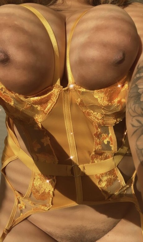 Tania Ramos pretty actress pic