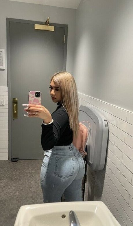 skinny ass onlyfans free pics