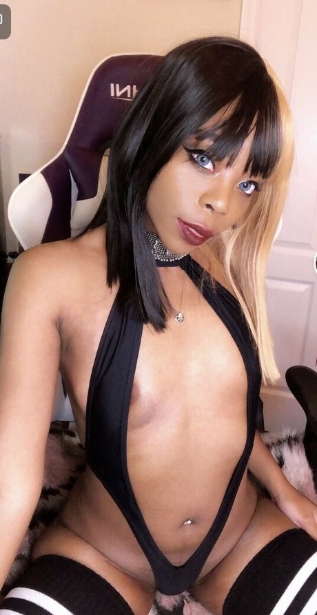 Luxsteez model exclusive img