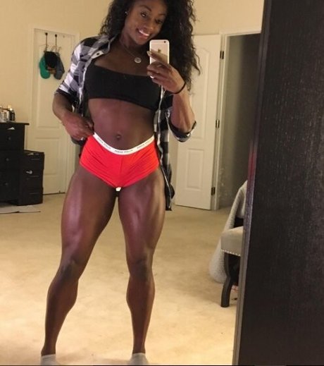 Iamnayfit model top photos