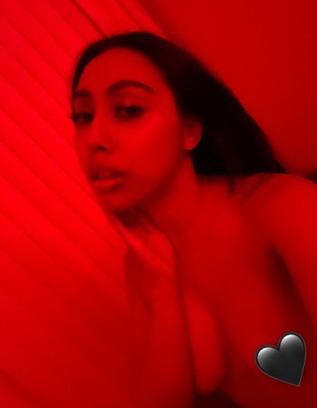 ivyyleaguebitxh star nude photo