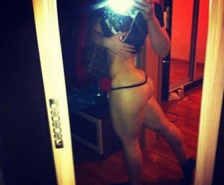 lesbian kissing onlyfans sexy naked pictures