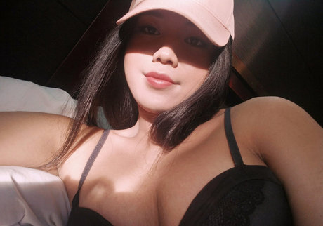 LJlee pornstar exclusive img