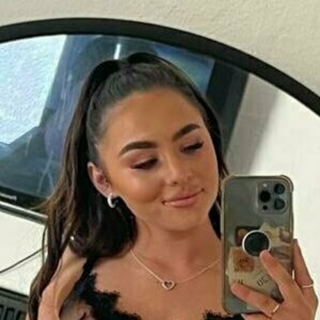 lunapxx pretty pornstar pics