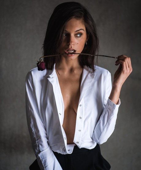 blonde yoga onlyfans sexy nude pic