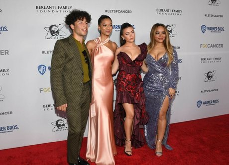 Daniela Nieves model photos