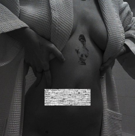 Cap0nce sexy star photos