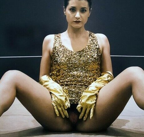 Naked Theater free actress pictures