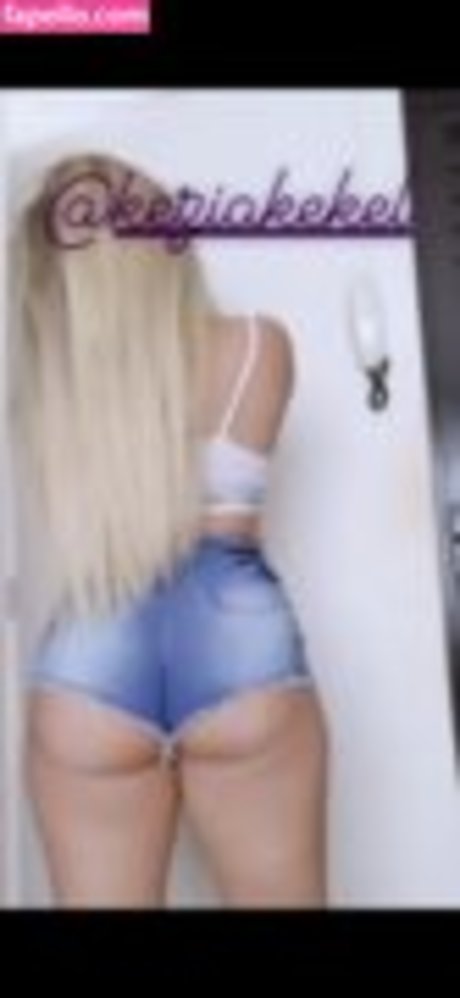 Kezia Kekel pretty pornstar images