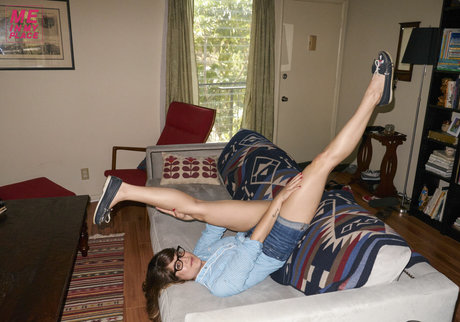 busty brunette onlyfans free nude photos