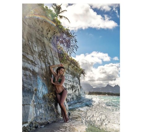 bodybuilder girls onlyfans art naked img