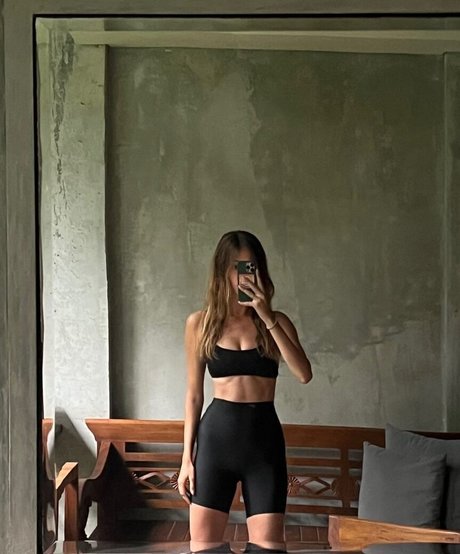 Izabella Krzan pornstar naked archive