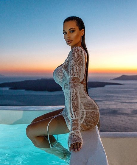 Justyna Gradek best star photos