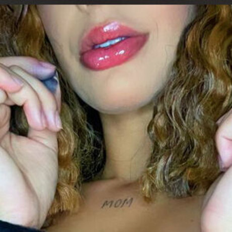 iamlarissamaximiano adult model photos