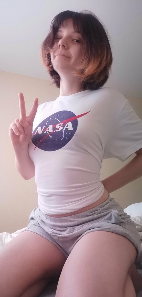 Atamasha nude model photos