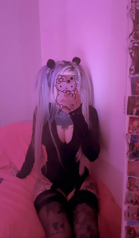 levisiis adult model images