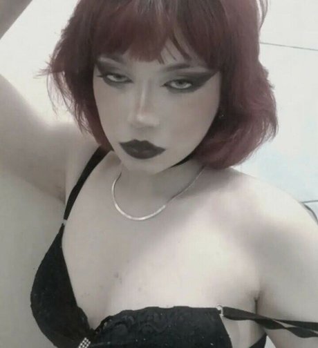 deadgirlws pornstar naked picture