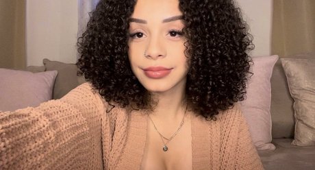 somiiiasmr hot model pic