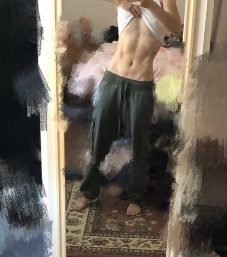 Aara Lee naked star img