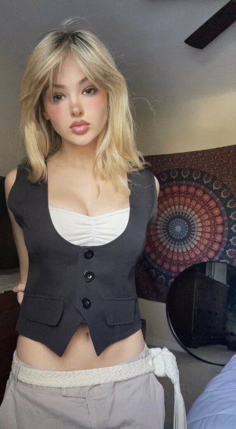 Ember Vail free star pics