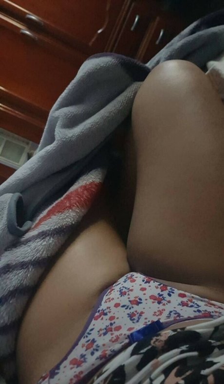 Whygilia hot actress gallery