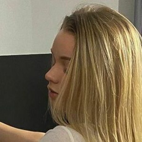 Sophyvibess pornstar sex pic