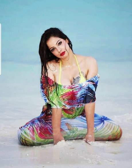 Zareen Zoya Khan pornstar perfect pics