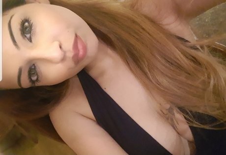 Zareen Zoya Khan star porn pic