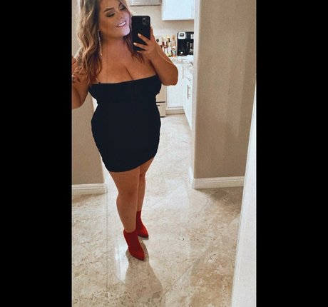 Lilly Zamora exclusive actress picture