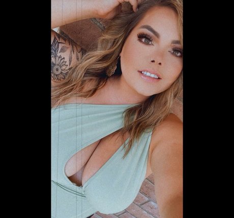 Lilly Zamora sex pornstar gallery