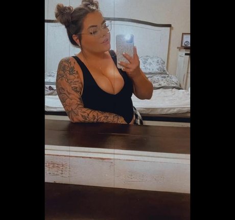 Lilly Zamora top star image