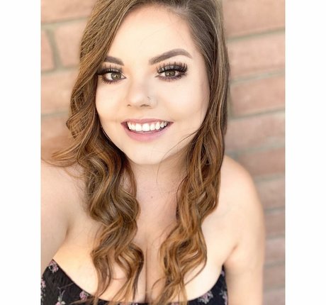 Lilly Zamora pornstar exclusive pic