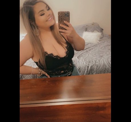 Lilly Zamora model exclusive picture