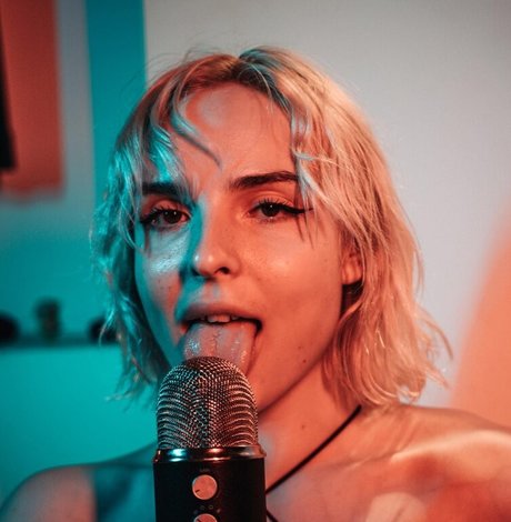 Kitty Cat Helza pornstar nudes galleries