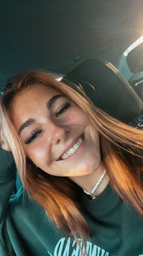 sue 333 erotic model picture