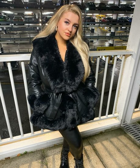 Amber R Brightman actress galleries