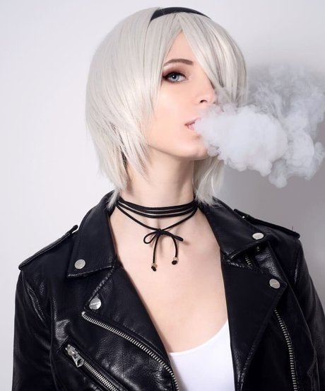 Holly White model high quality img