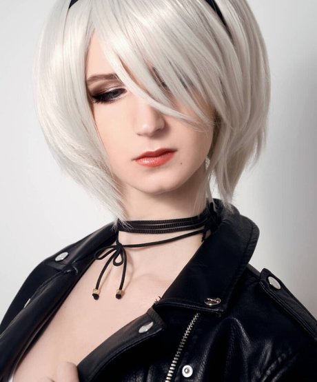 Holly White pretty model images