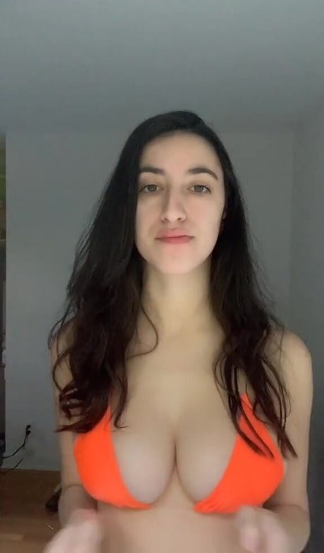 Rebeckuh model perfect pictures