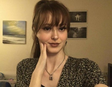 frogs25 nude model image