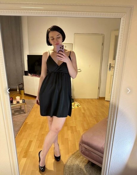 cloebaker pornstar top pic