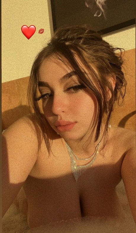 Lizzie Foxie pornstar exclusive pic